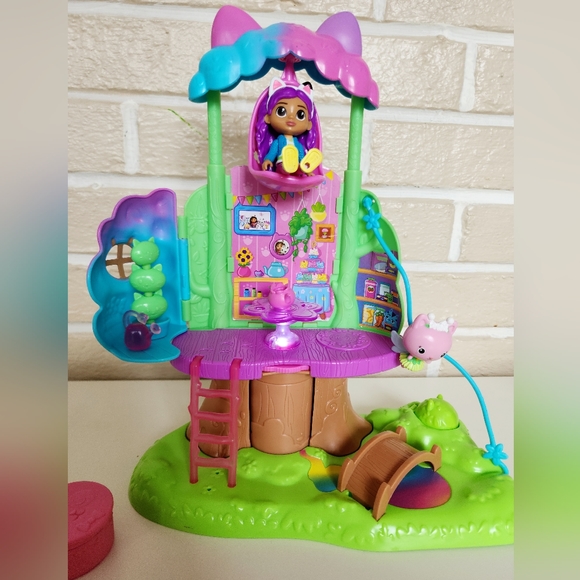 Netflix Toys Gabbys Dollhouse Transforming Garden Treehouse Playset